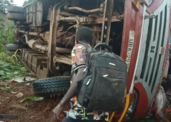 Bus overturns on Kampala-Masaka Highway, killing one and injuring several more.