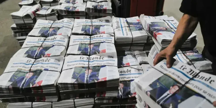 Burkina Faso suspends distribution of a French newspaper