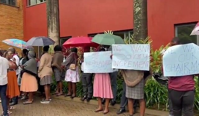 kampala-parents-teachers-protesting teachers